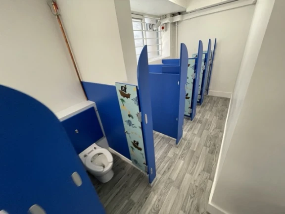 01JDN2FX72GY78S119832SWEN5 Medium